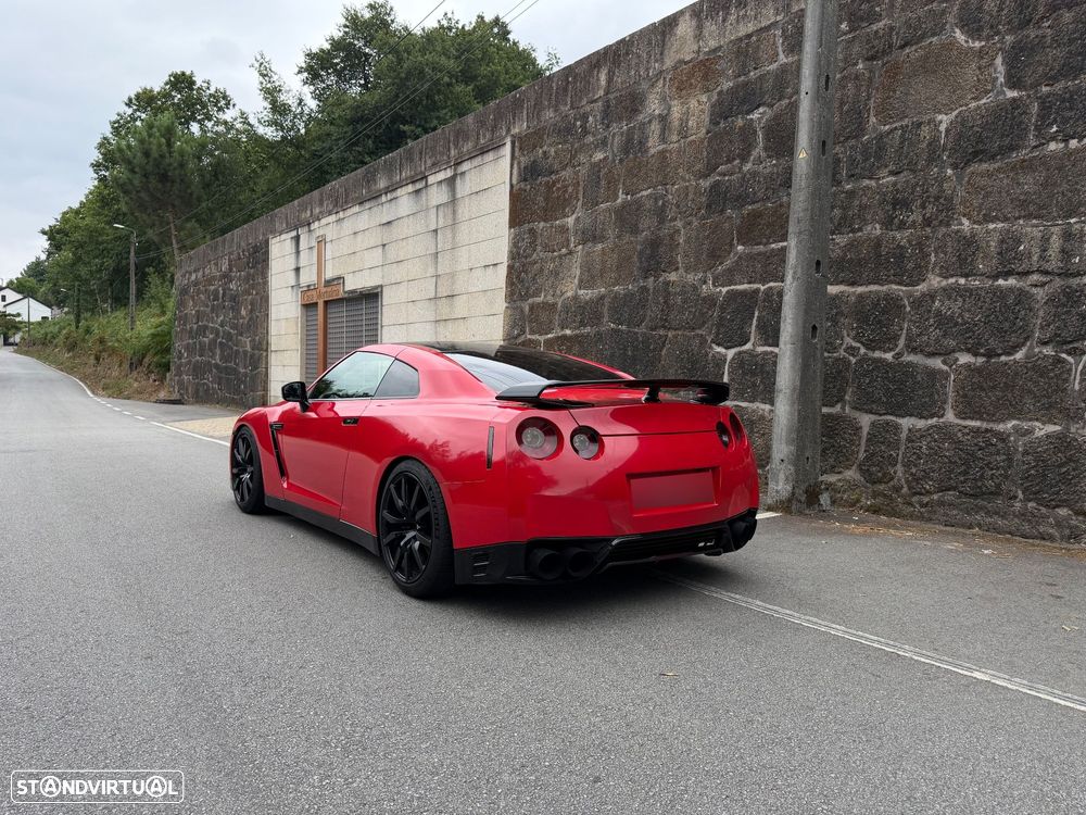 Nissan GT-R Black Edition - 5