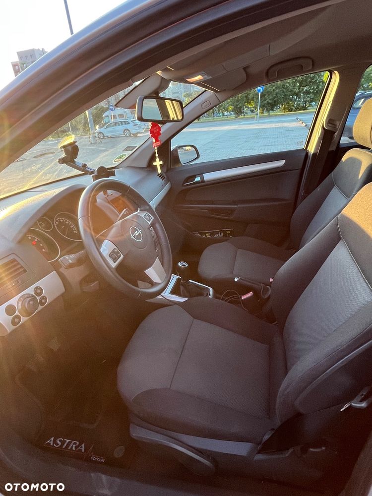 Opel Astra - 4