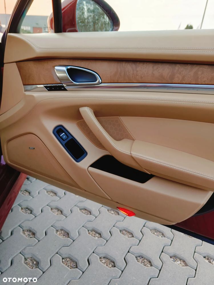 Porsche Panamera 4S - 14