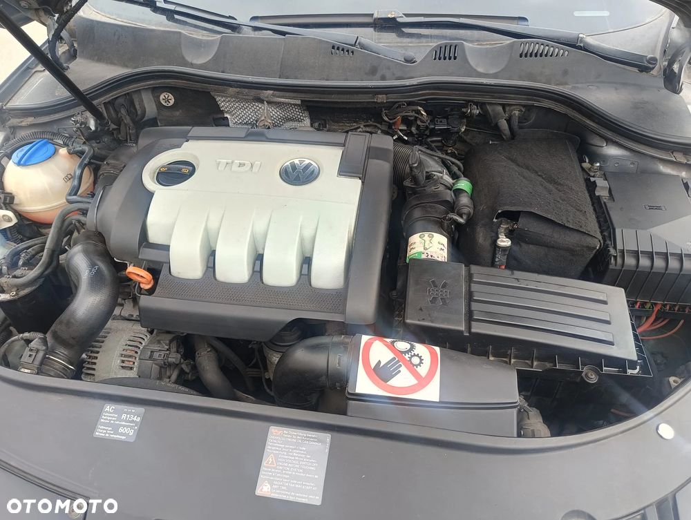 Volkswagen Passat 2.0 TDI DPF Comfortline - 9