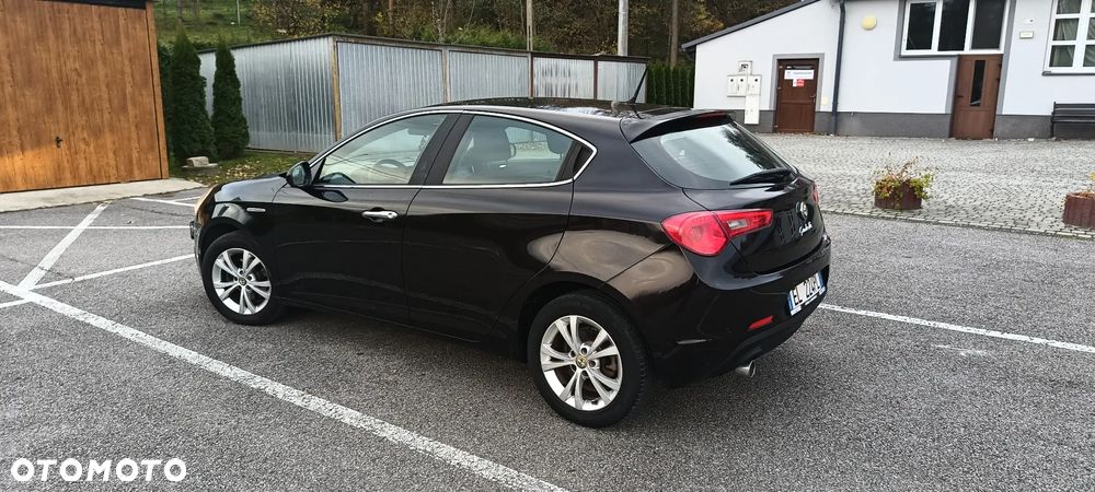 Alfa Romeo Giulietta ver-1-6-jtdm - 17
