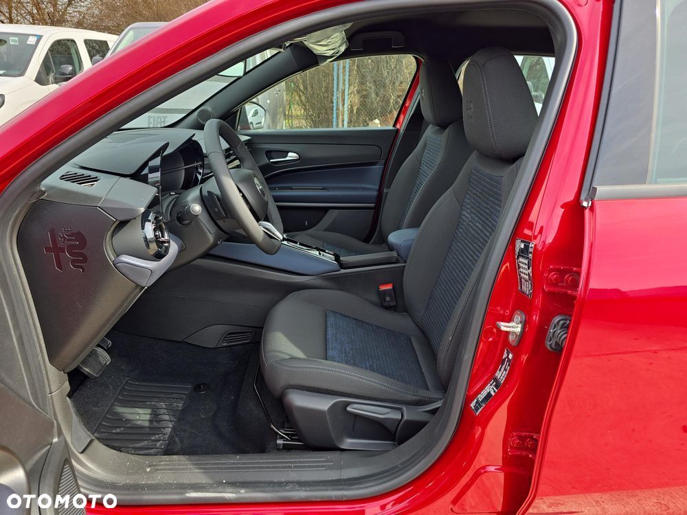 Alfa Romeo Junior 1.2 mHEV Ibrida eDCT - 12