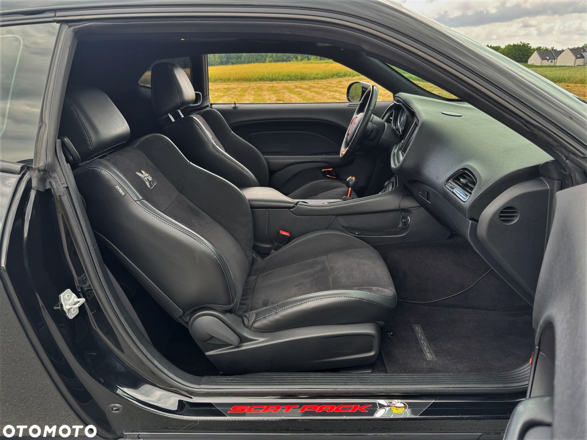 Dodge Challenger - 23