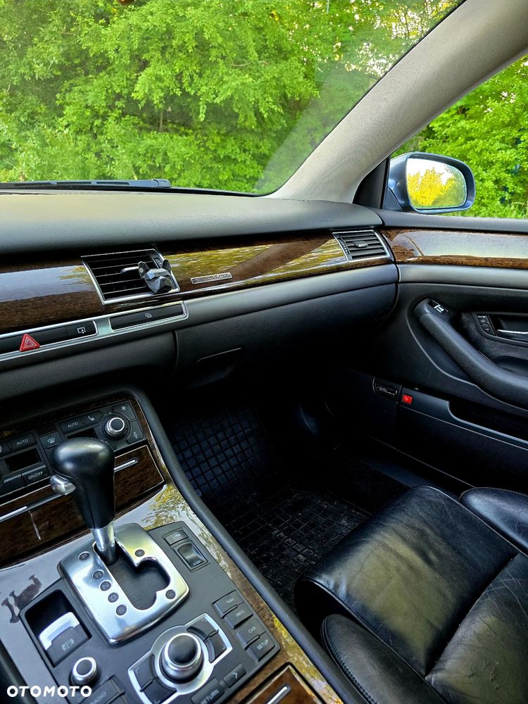 Audi A8 4.2 Quattro - 34