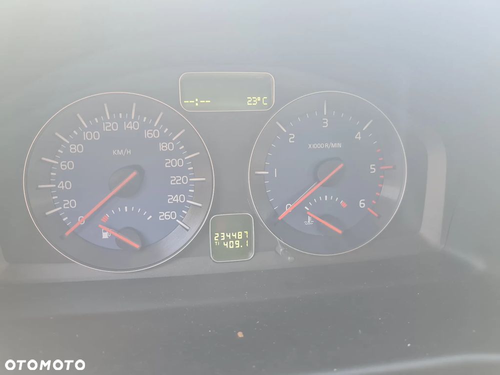 Volvo V50 D5 R-Design Momentum - 13