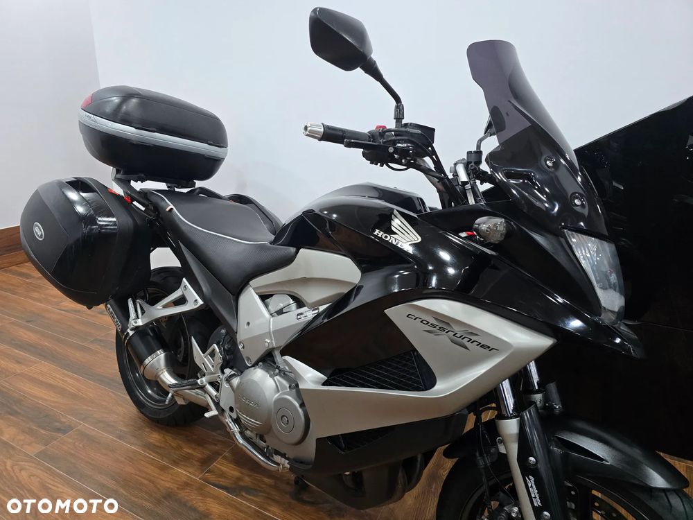 Honda VFR - 13