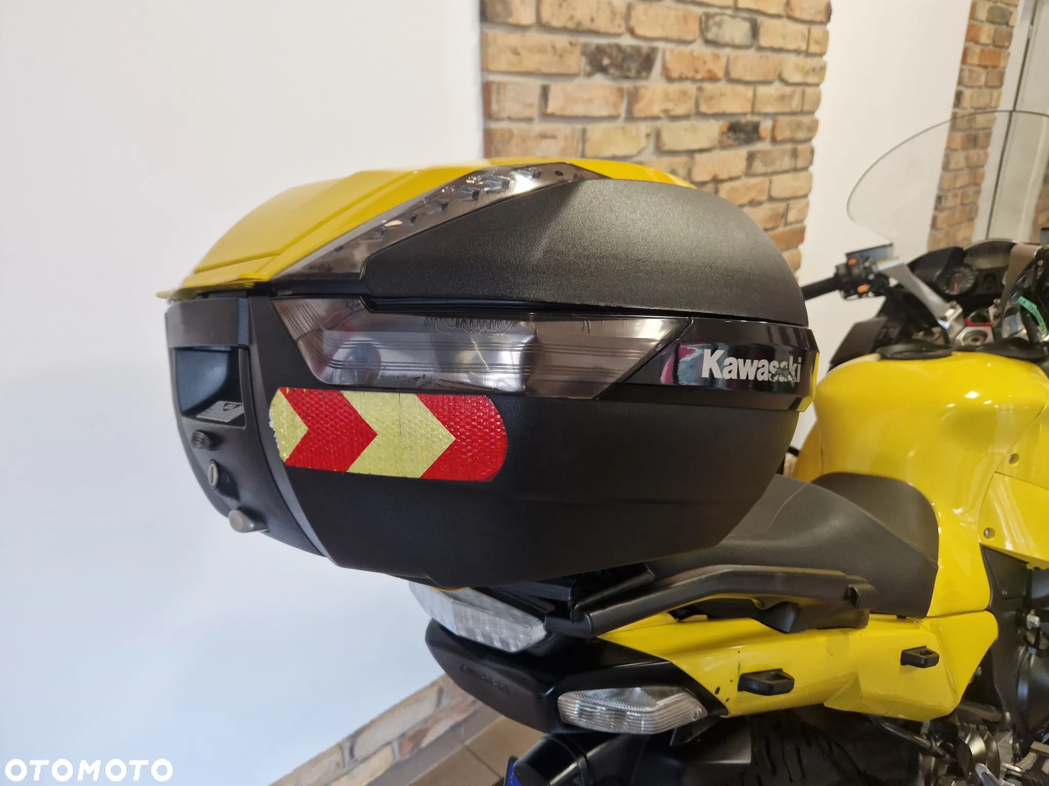 Kawasaki GTR - 24