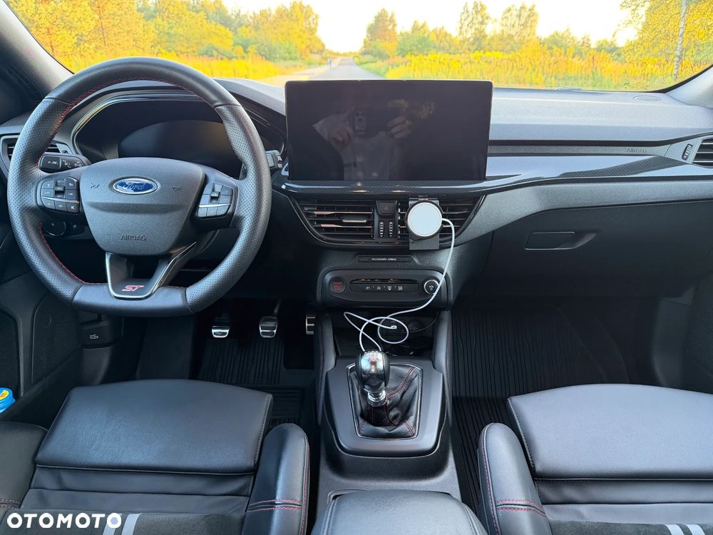 Ford Focus 2.3 EcoBoost ST X - 12
