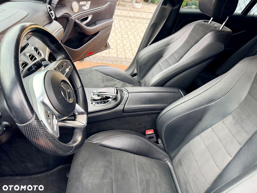 Mercedes-Benz Klasa E 220 d 4-Matic Business Edition 9G-TRONIC - 35