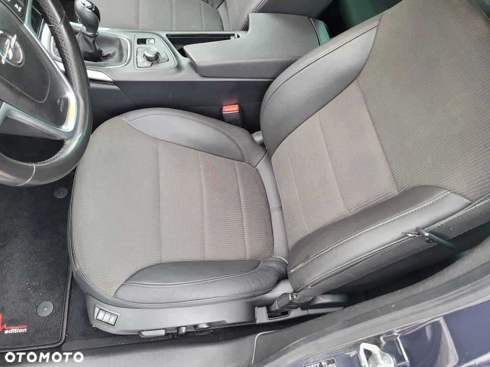 Opel Insignia 1.6 Turbo Sport - 11