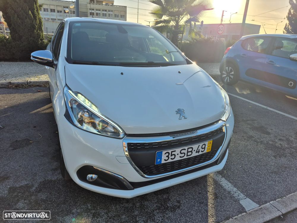 Peugeot 208 - 10
