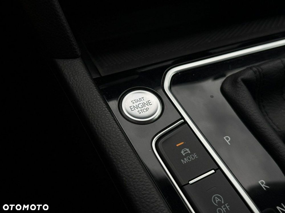 Volkswagen Passat 2.0 TSI Elegance DSG - 29