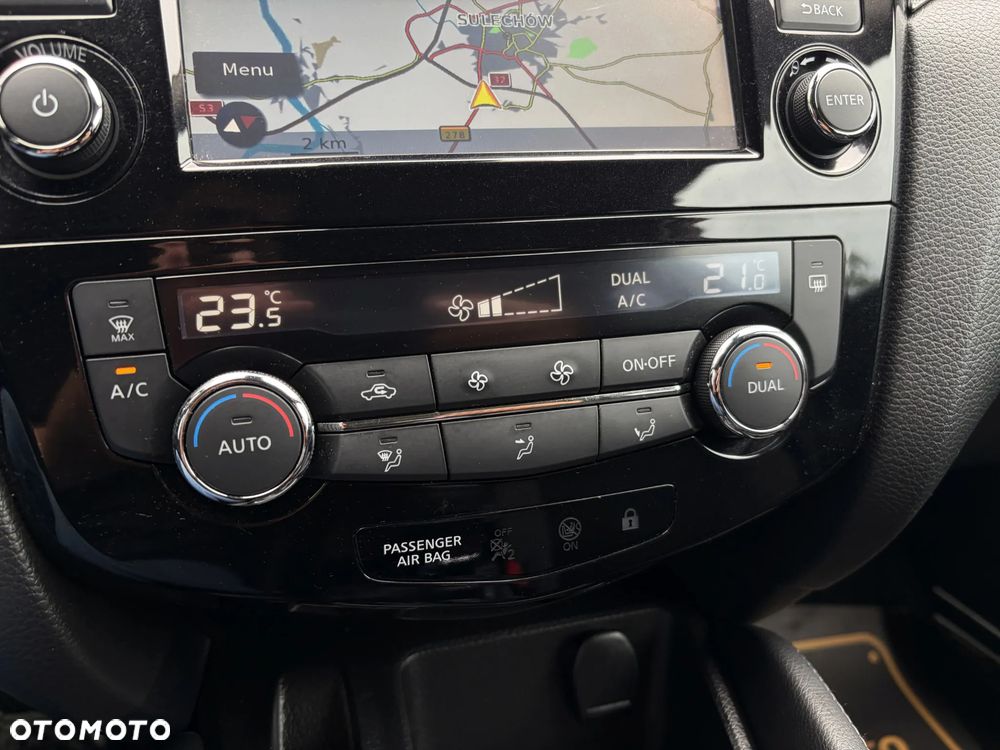 Nissan Qashqai 1.2 DIG-T N-Connecta EU6 - 29