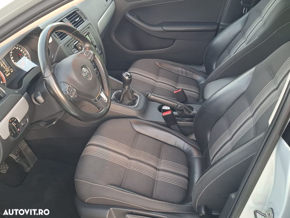 Volkswagen Jetta 1.2 TSI Match - 18