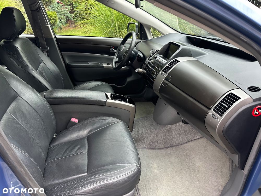 Toyota Prius (Hybrid) Executive - 16