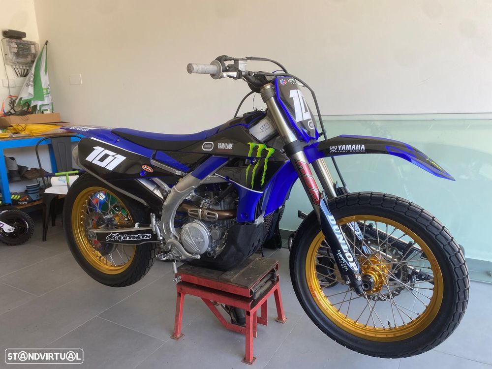 Yamaha YZF - 1