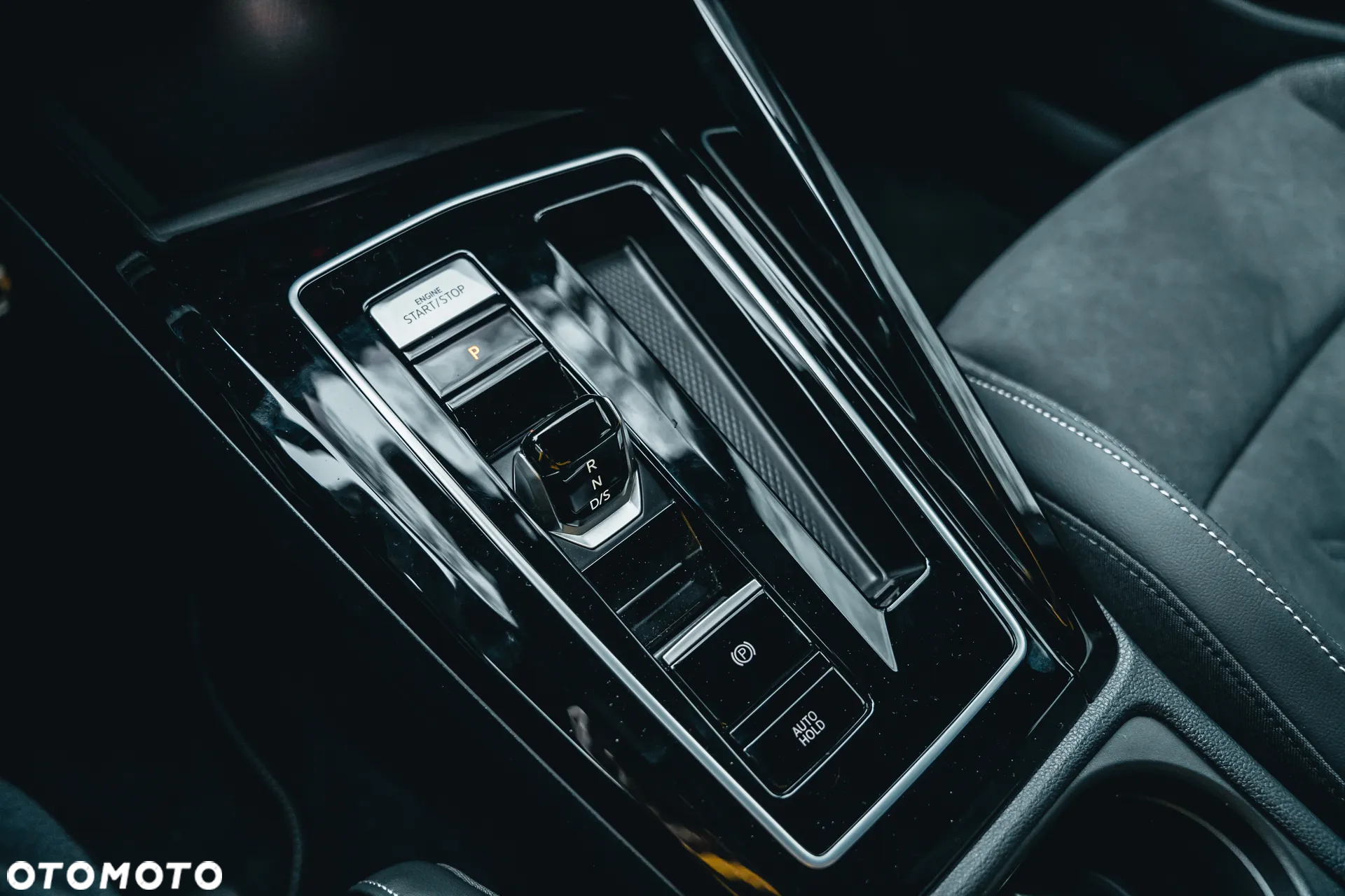 Volkswagen Golf - 25