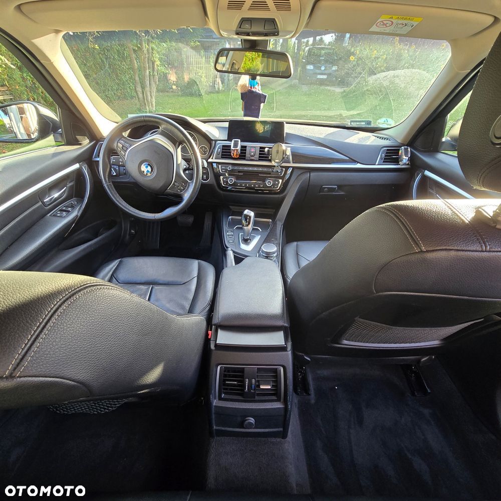 BMW Seria 3 320d Luxury Line - 15