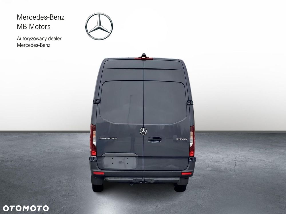 Mercedes-Benz Sprinter - 5
