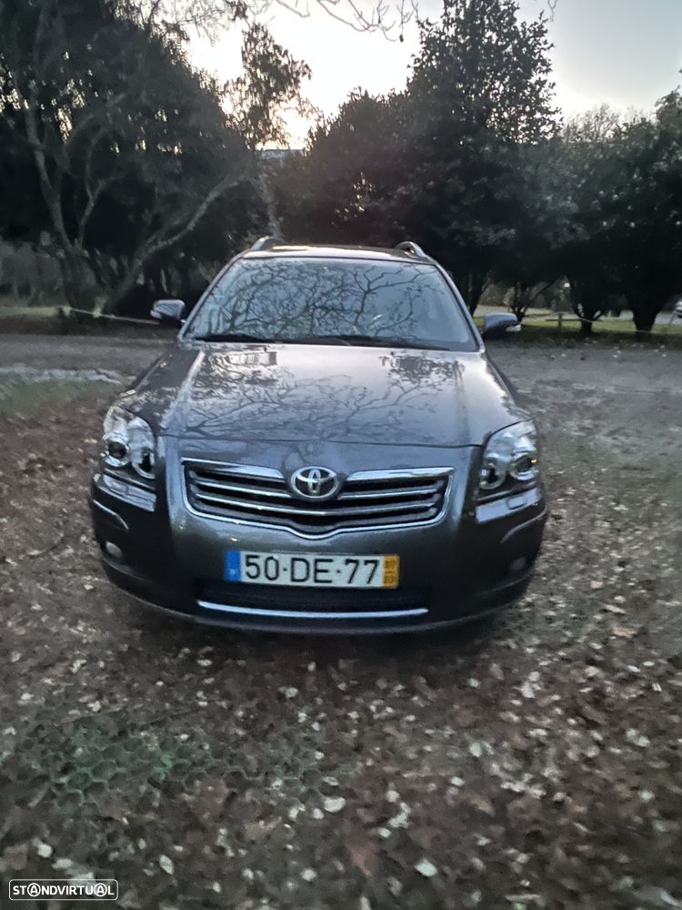 Toyota Avensis SW 2.2 D-4D - 2