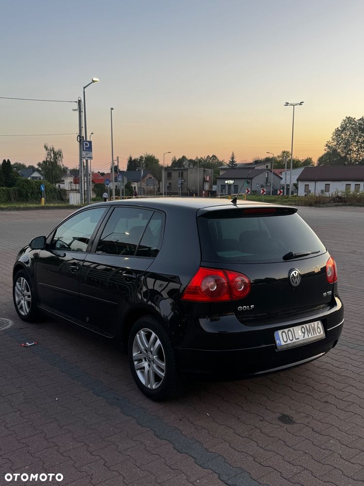 Volkswagen Golf 1.9 TDI Individual - 1