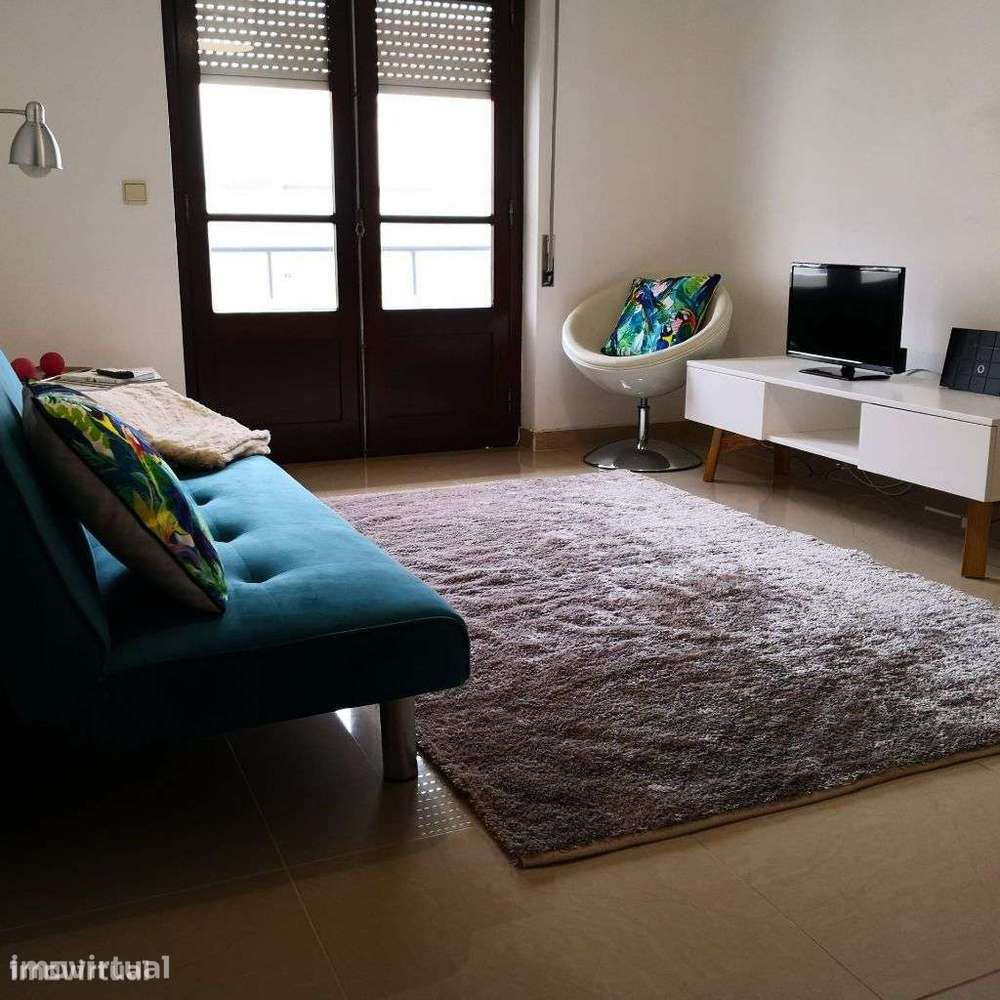 Apartamento T2 com garagem e elevador para arrendamento anual - Grande imagem: 4/7