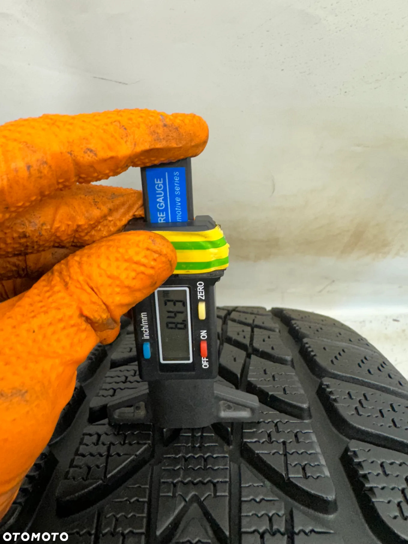 G-2875 235/45R17 94H DUNLOP SP WINTER SPORT 4D MO - 2