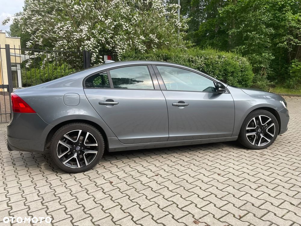 Volvo S60 T5 Drive-E Dynamic Edition (Momentum) - 3