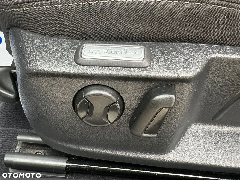 Volkswagen Passat 2.0 TDI (BlueMotion Technology) Highline - 14