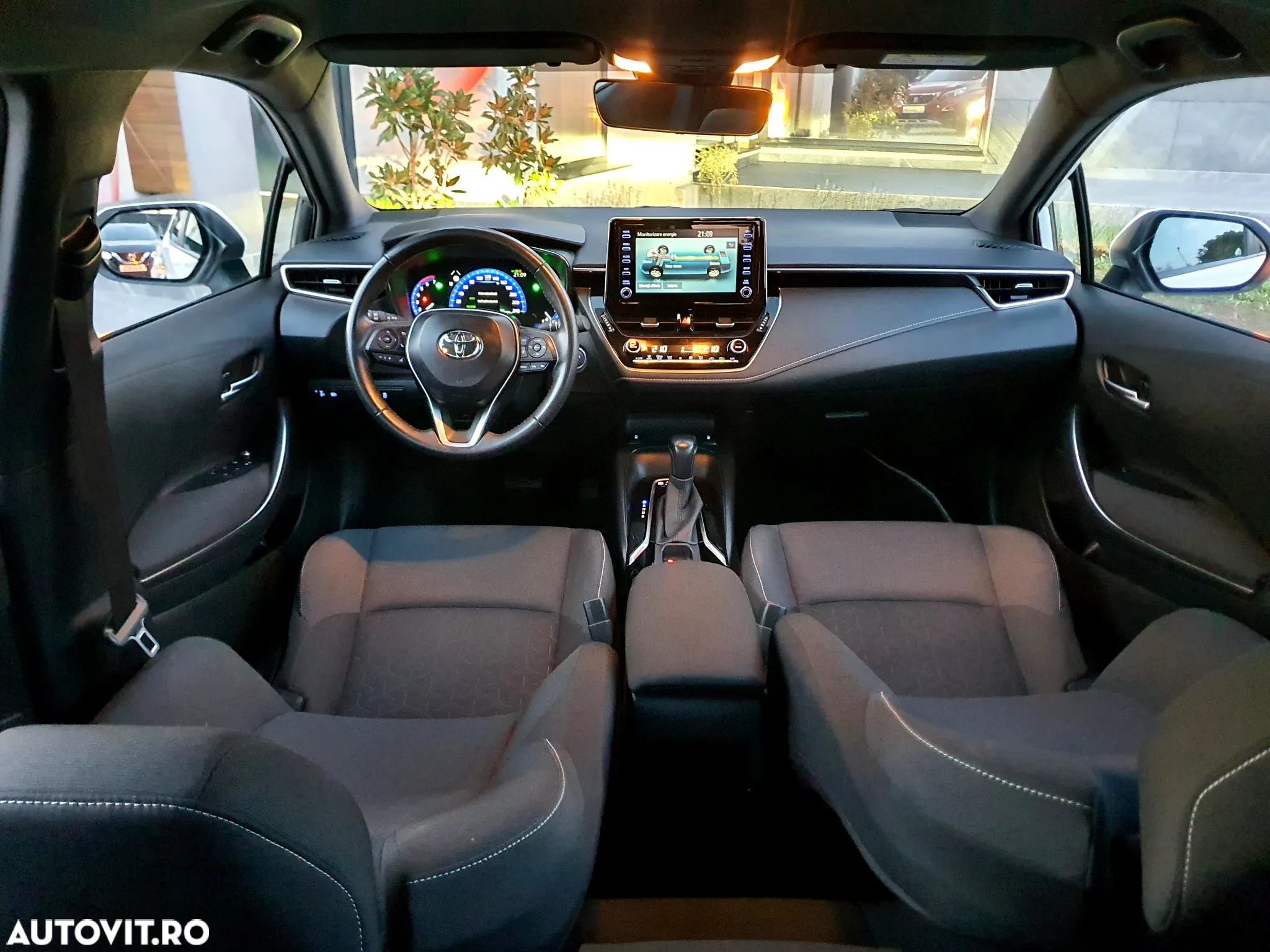 Toyota Corolla 1.8 HSD Dynamic - 13