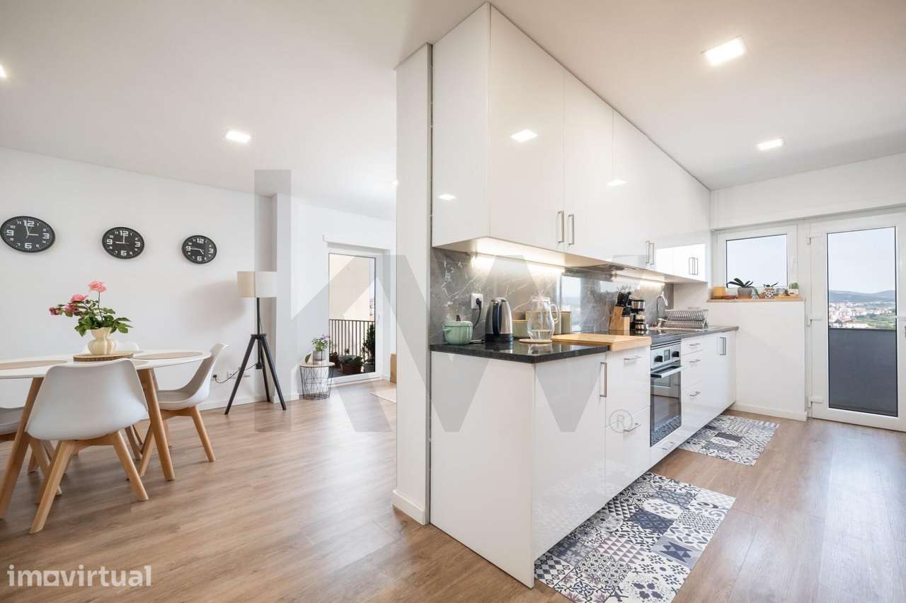Apartamento T4+1 totalmente remodelado com vista rio em Santa Clara, C - Grande imagem: 2/37