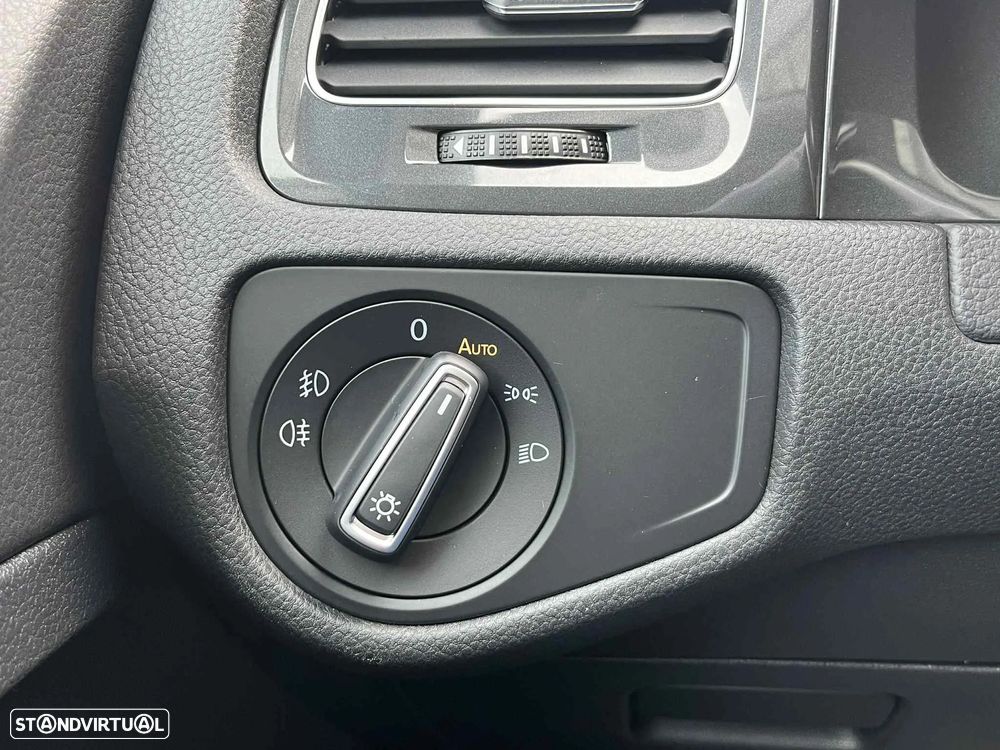 VW Golf 1.6 TDI Confortline - 20