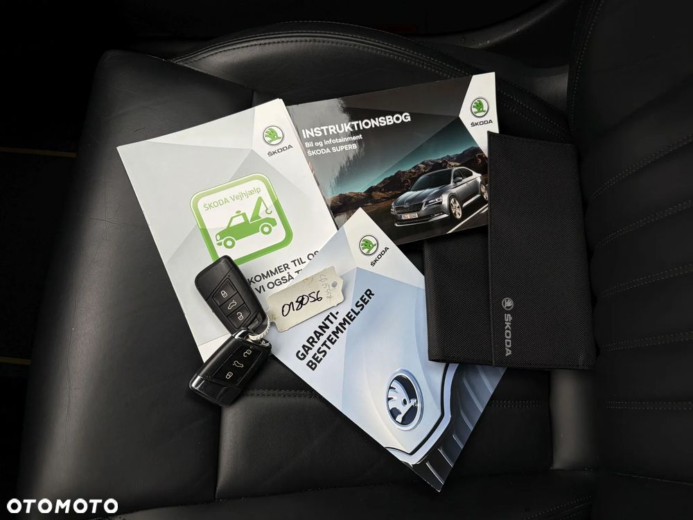 Skoda Superb 2.0 TDI DSG Sportline - 40