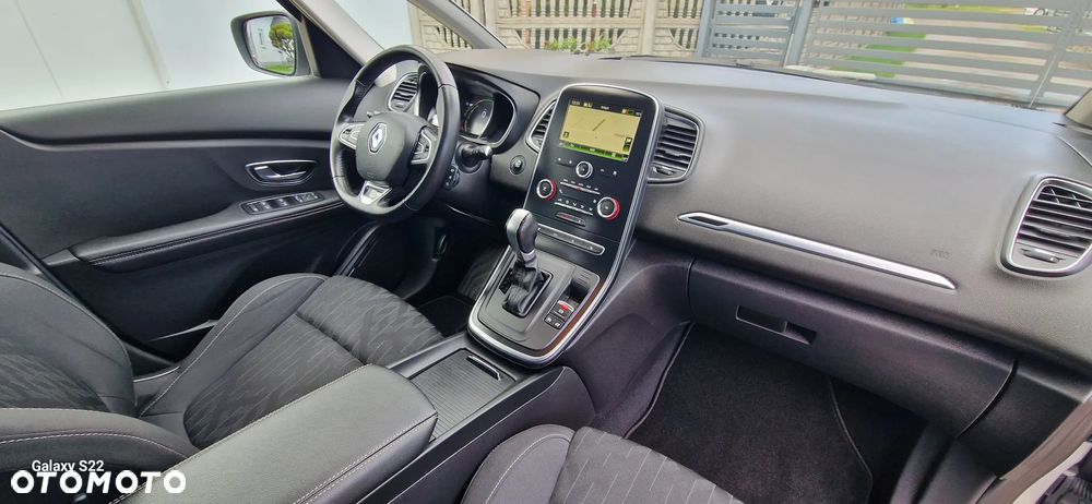 Renault Scenic ENERGY TCe 140 EDC LIMITED - 24