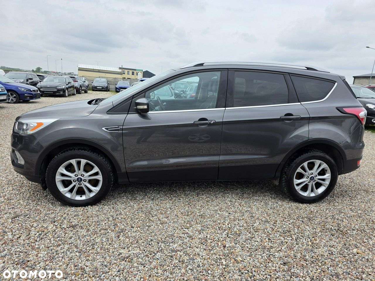 Ford Kuga 2.0 TDCi 2x4 Titanium - 17