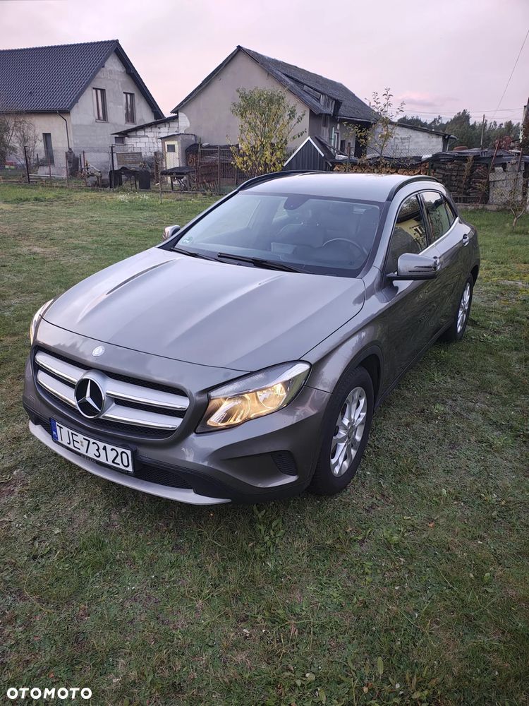 Mercedes-Benz GLA 200 - 13