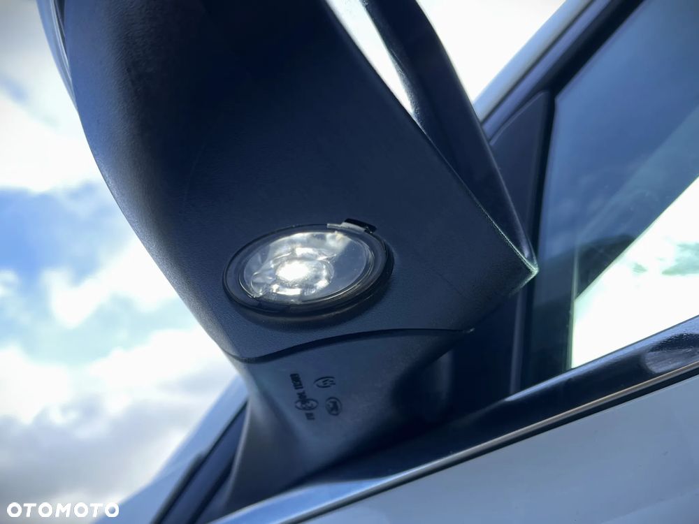 Ford Focus ver-1-5-ecoboost-active-business - 16