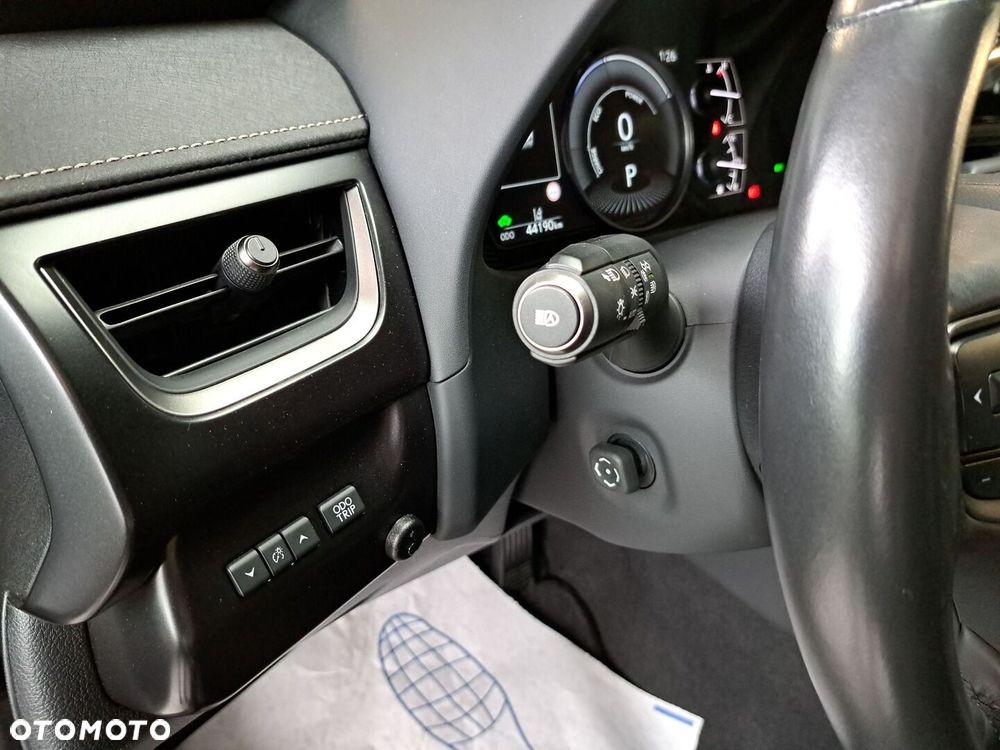 Lexus UX 250h GPF F Sport Design 2WD - 29