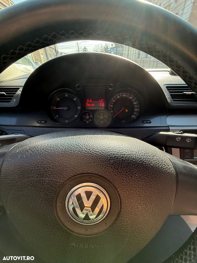 Volkswagen Passat - 12