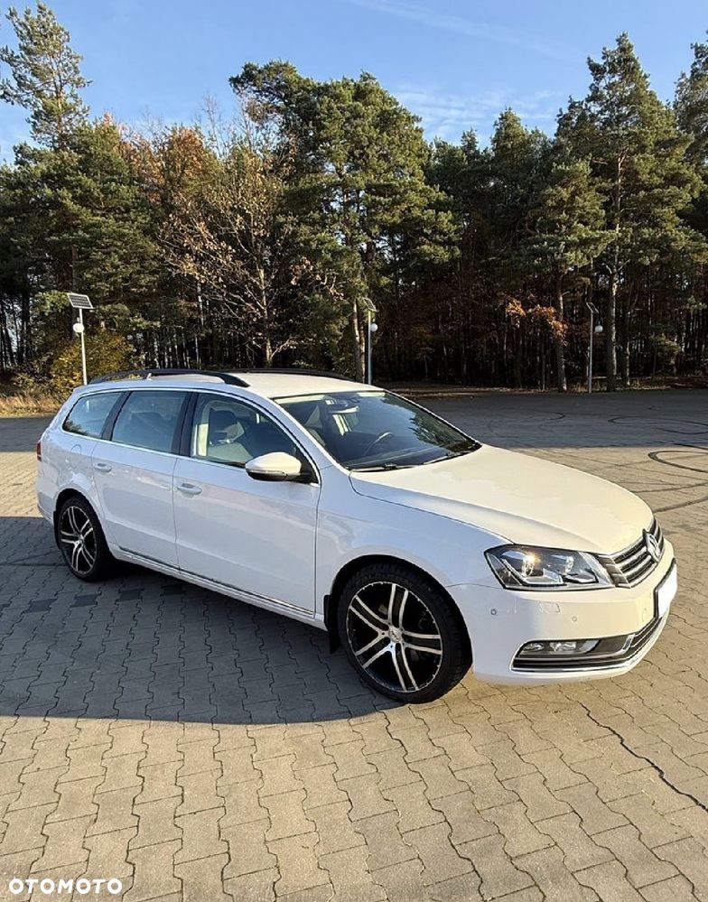 Volkswagen Passat - 1