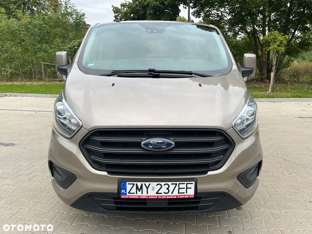 Ford Custom - 8