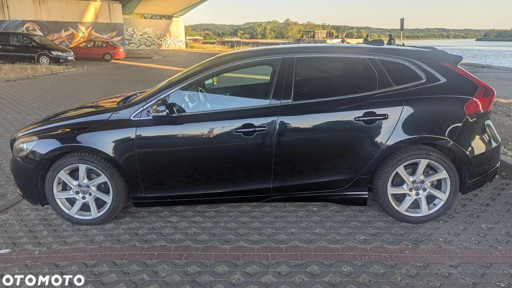 Volvo V40 D2 Base - 13