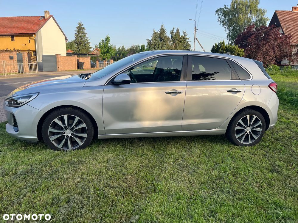 Hyundai i30 1.6 D Premiere Luxury DCT - 4