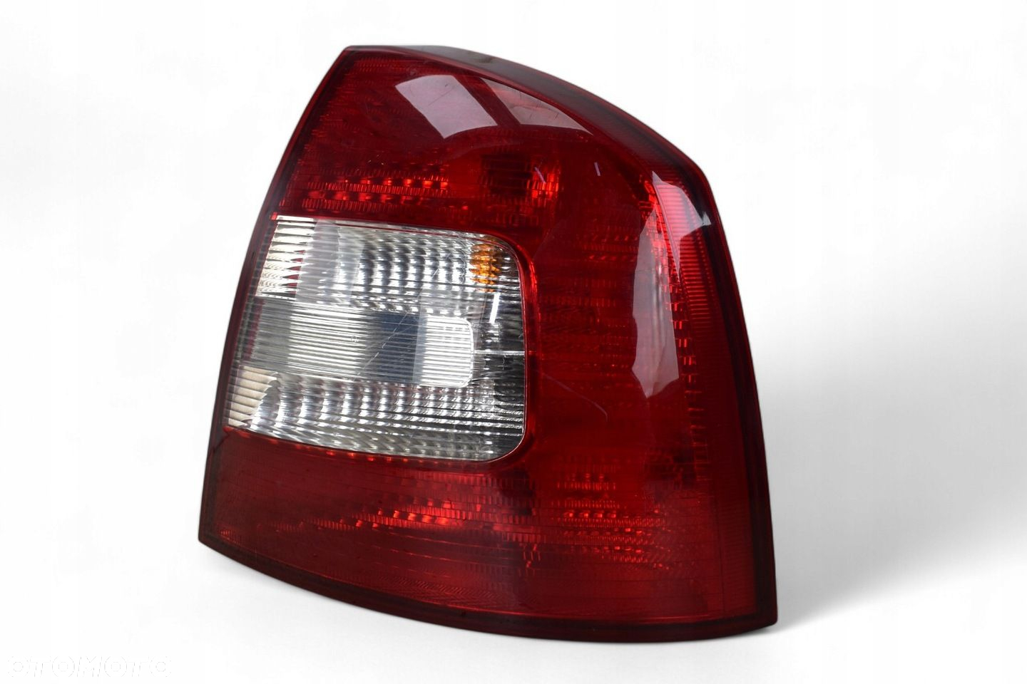 Lampa Prawy Tył SKODA OCTAVIA II LIFT HATCHBACK 2008-2013R 08-665-1918R - 3
