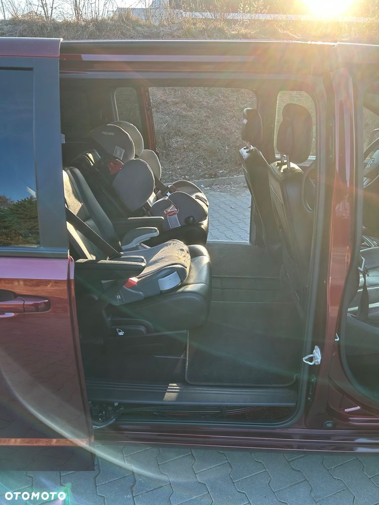 Dodge Grand Caravan - 11