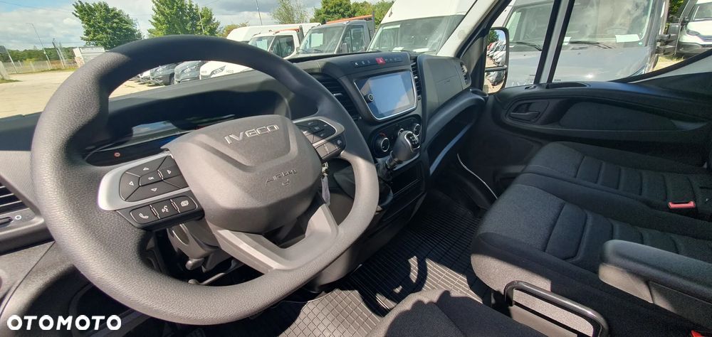 Iveco 35S18HD DOKA 7 OSÓB OKAZJA hak gratis - TANIO !! WYPRZEDAŻ - 23