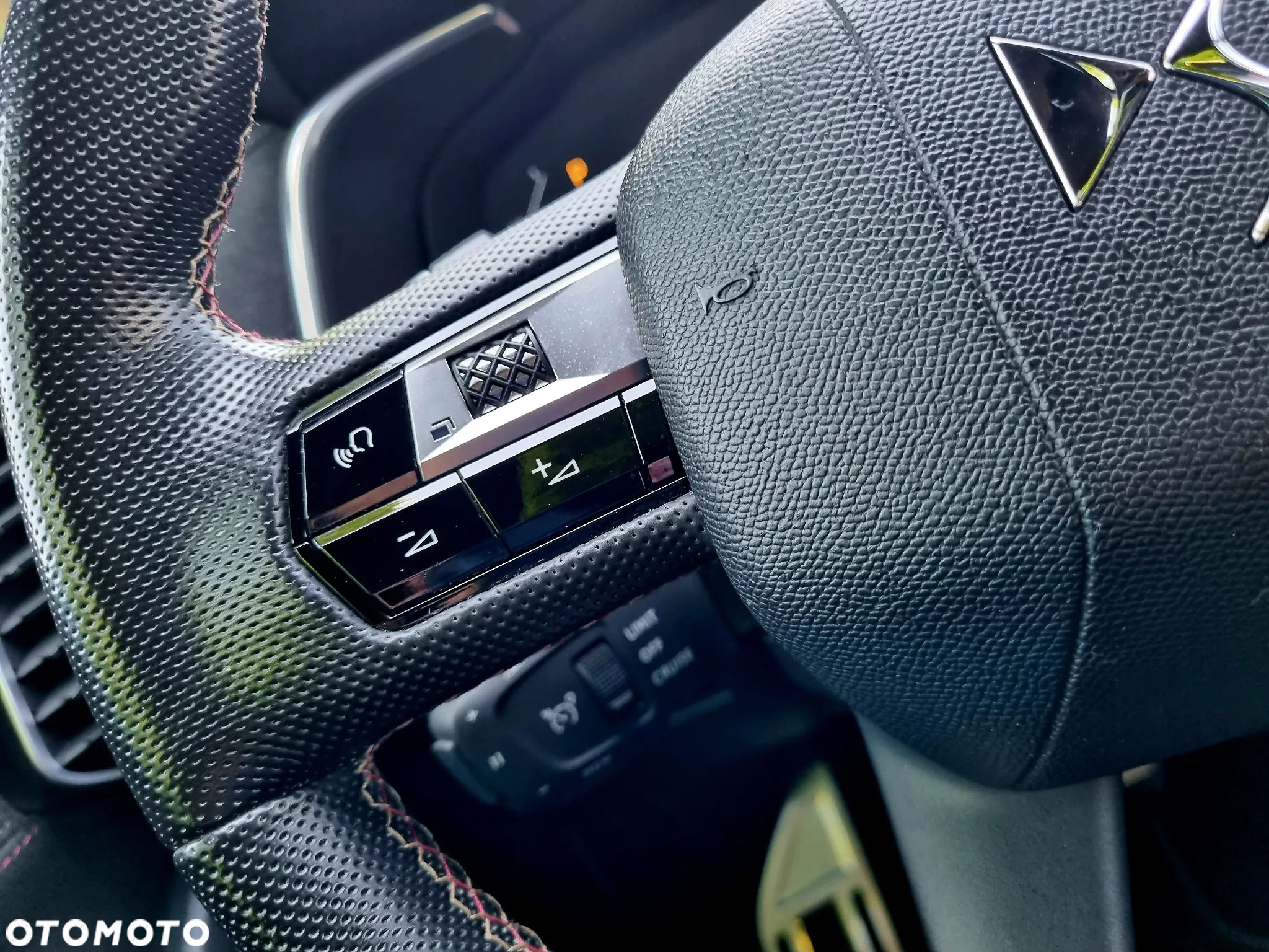 DS Automobiles DS 7 Crossback 2.0 BlueHDi Performance Line + - 23