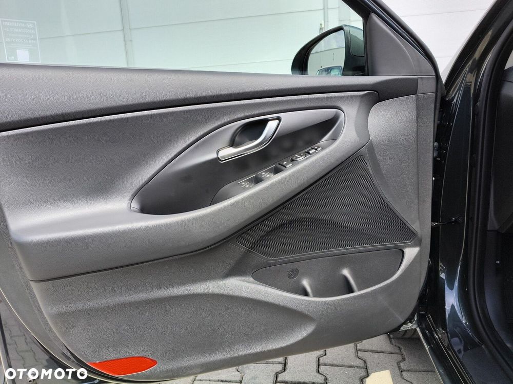 Hyundai i30 1.6 T-GDI Smart DCT - 11
