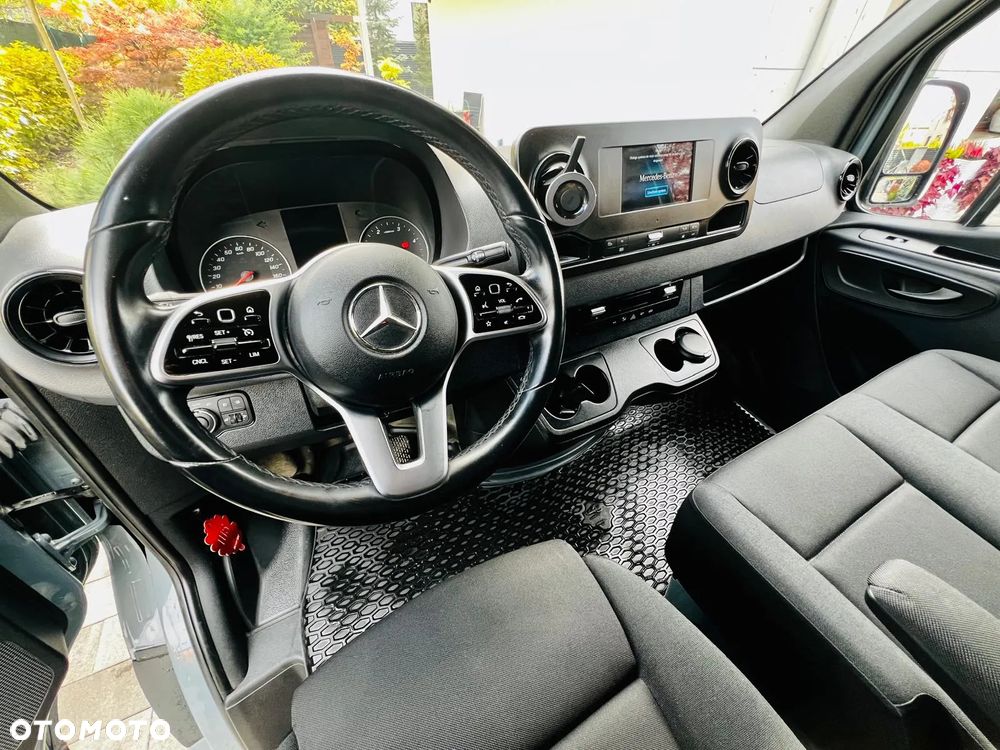 Mercedes-Benz Sprinter - 17