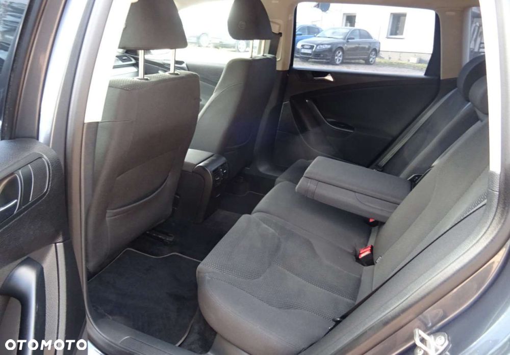 Volkswagen Passat - 10